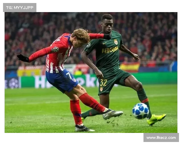 法甲幕后团队的协作与策略如何塑造法国足球的辉煌成就 法甲幕后团队的协作与策略如何塑造法国足球的辉煌成就